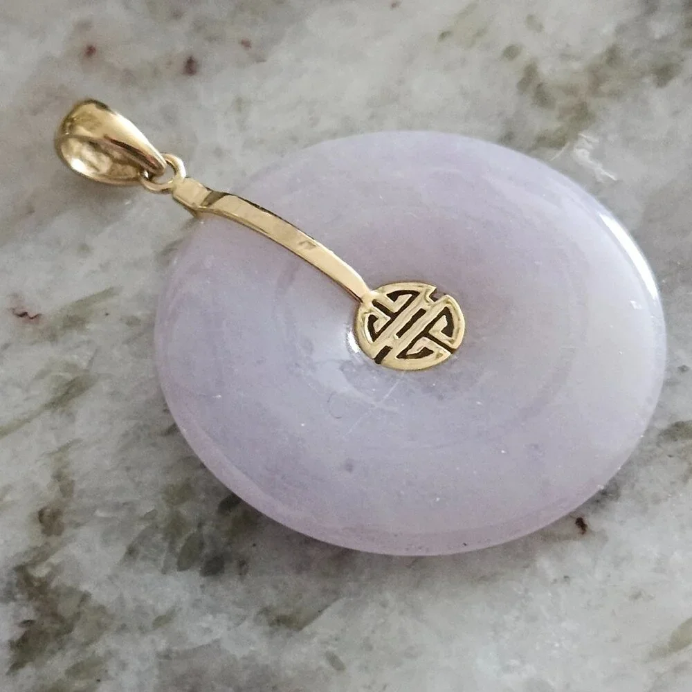 VINTAGE GUMPS 14K LAVENDER JADE GOOD LUCK BI CHINESE PENDANT NECKLACE ENHANCER